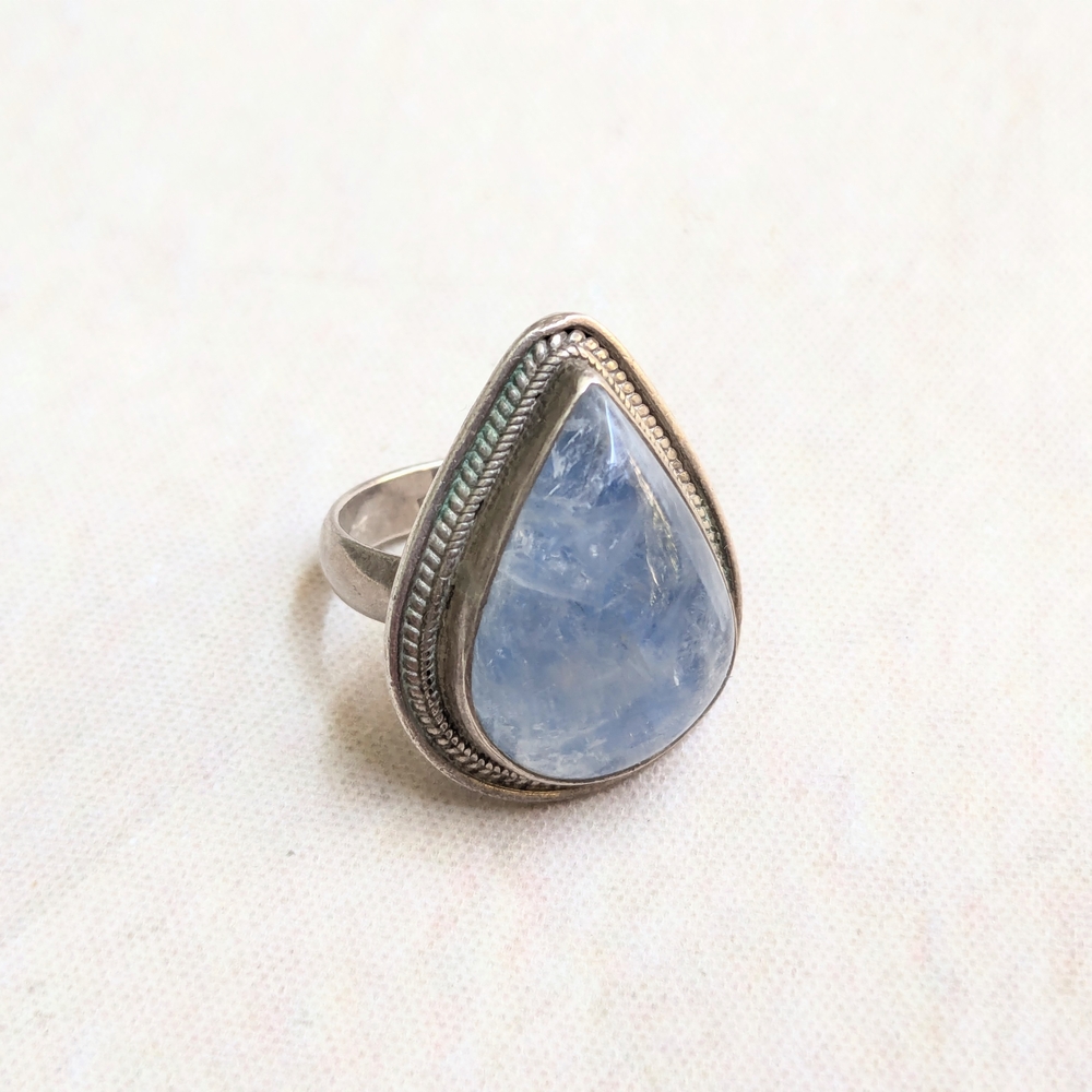 Elegant Silver and Blue Teardrop Ring